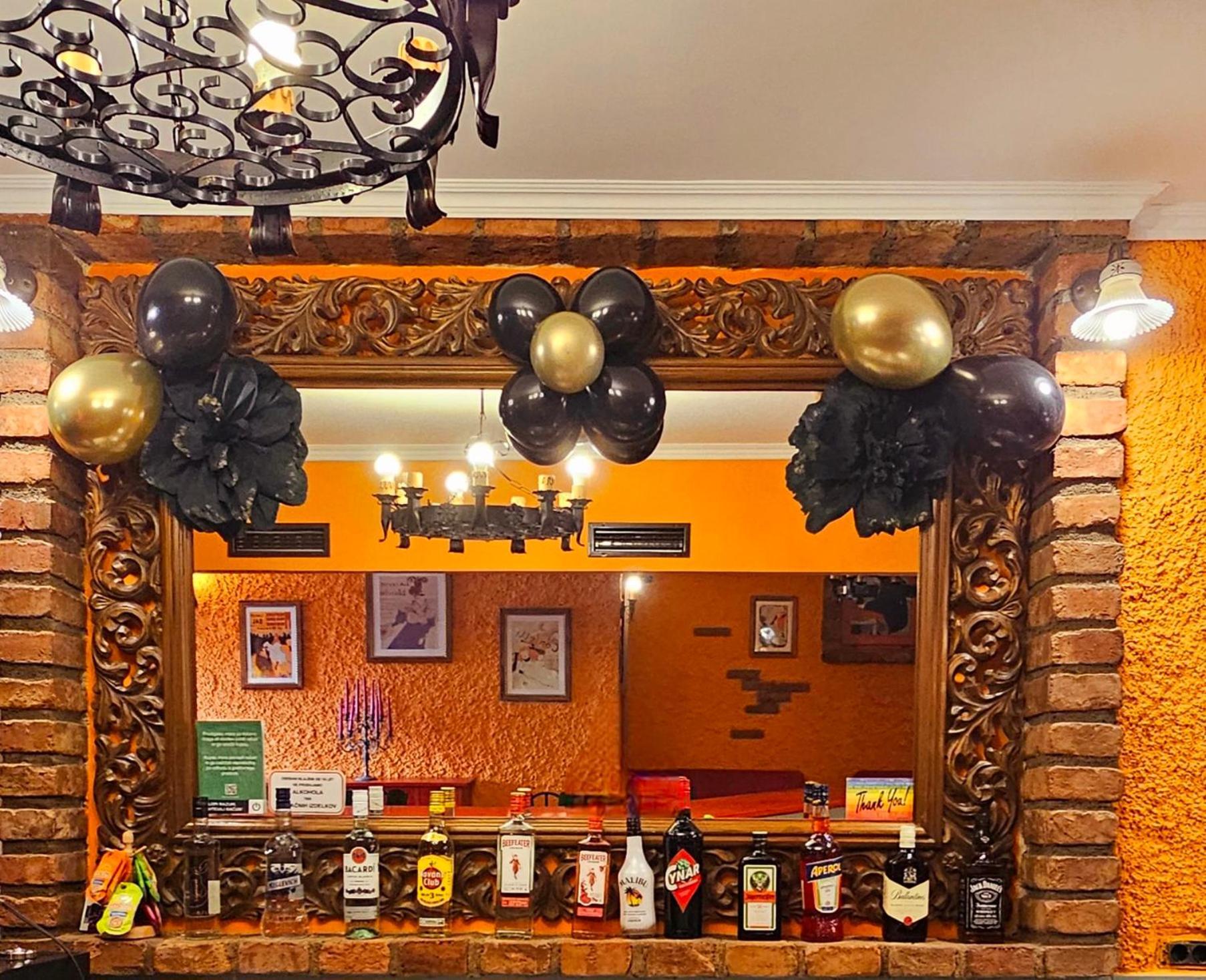 Casa Oasa -Accommodation , Pizzeria & Bar Marezige Eksteriør billede